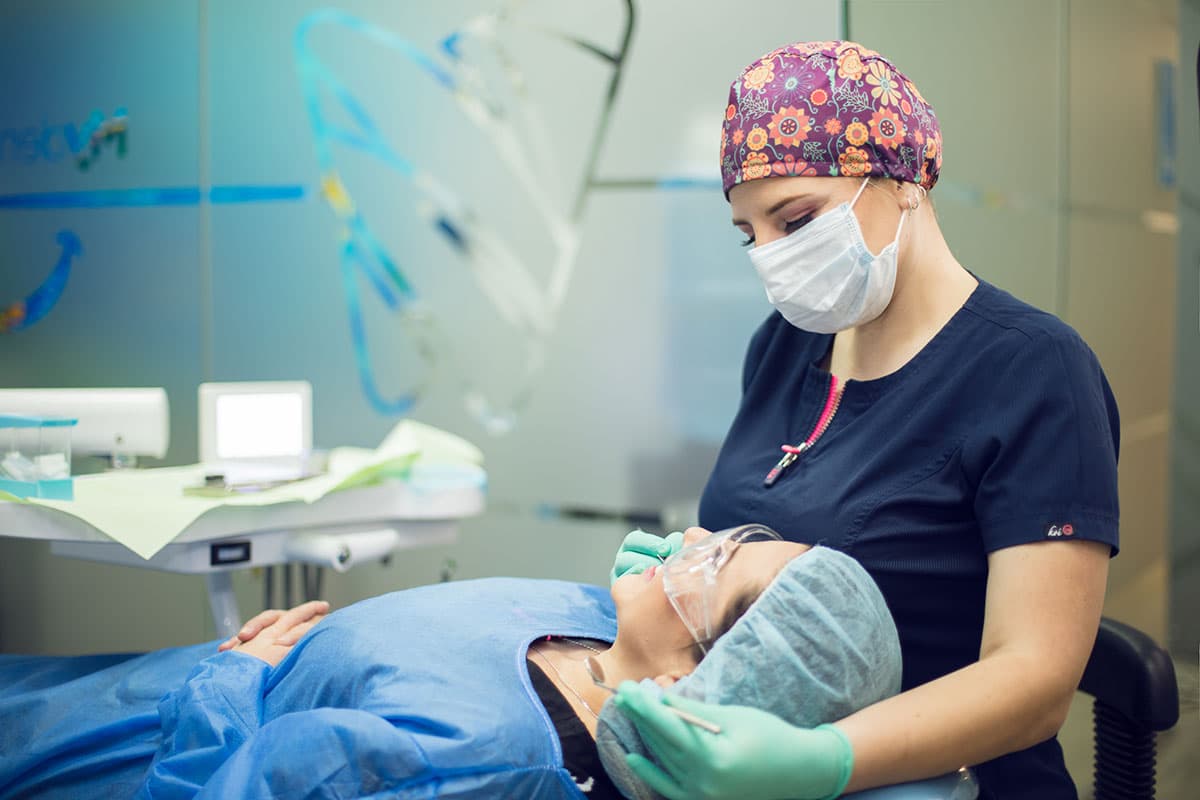 Sonrisa natural y armónica — diseño de sonrisa en Mydentist, Quito